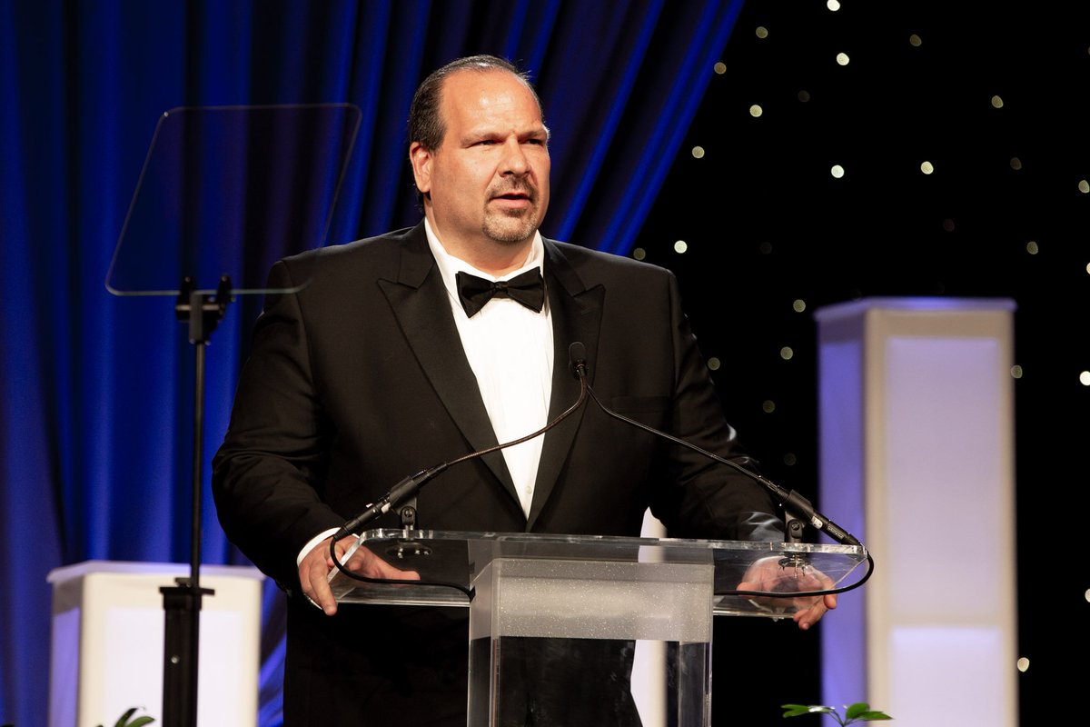 StackPath tweet media