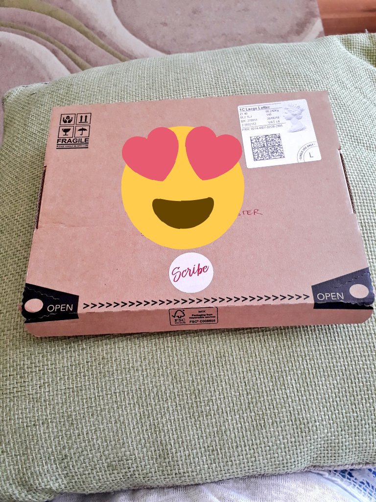 _Lucy_Atkinson_'s tweet photo. Just received the latest #scribebox from the lovely @chromastatnry and it's jam-packed with gorgeous products again. A personalised piece from Chroma and also products from other stationery businesses too 😍 @oh_squirrel #cottonclara https://t.co/sI9C8hill6