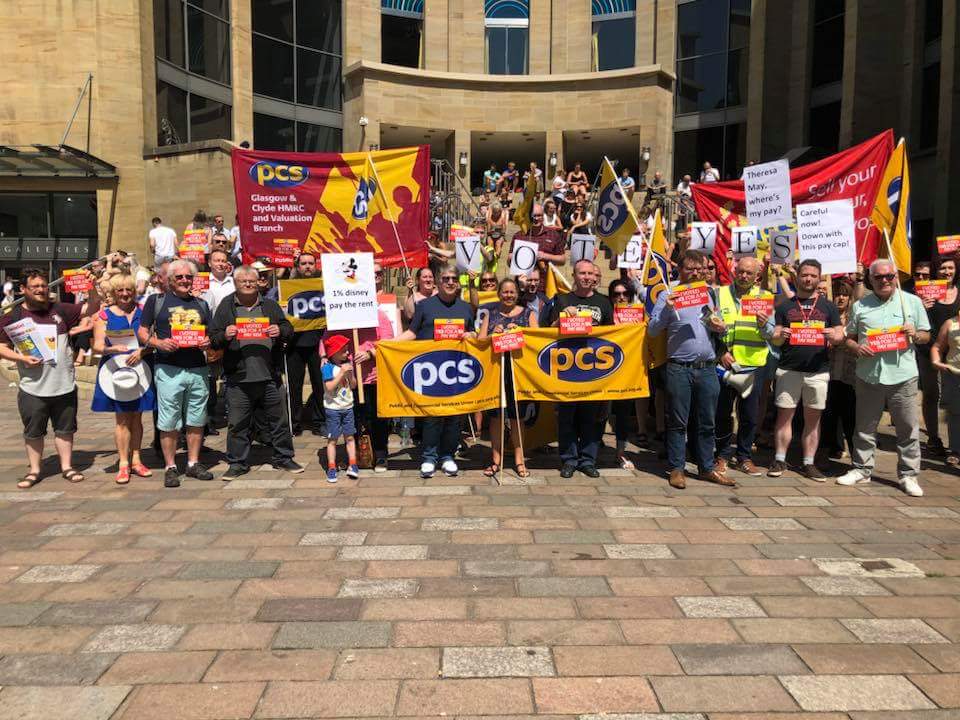 SPS_socialist's tweet photo. #PCSvoteYes #PCS5pc #PCSpay2018 #PCS #Glasgow https://t.co/iqvCnXObAM