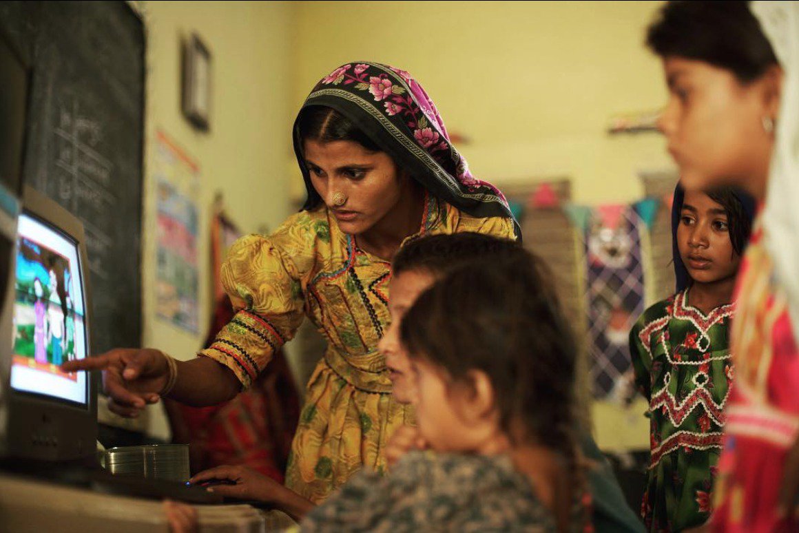 With over 470 million children under 18, #India 🇮🇳 has the largest child population in the world 🌏. Why India should make #onlinesafety for children a priority: http://bit.ly/2tPuObQ in @htTweets