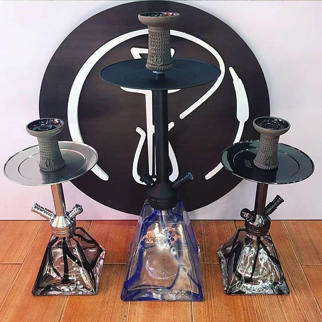 ¿Aun no conoces lo mas aclamado de la prestigiosa marca alemana <a href="/amyshisha/">AMY</a> ? 🇩🇪
Os hablamos de los modelos FALCON y DISCOVERY con sistema Click y con su base de forma inusual en forma de pirámide. Incluye set screen de la propia marca y manguera de silicona con boquilla de a…