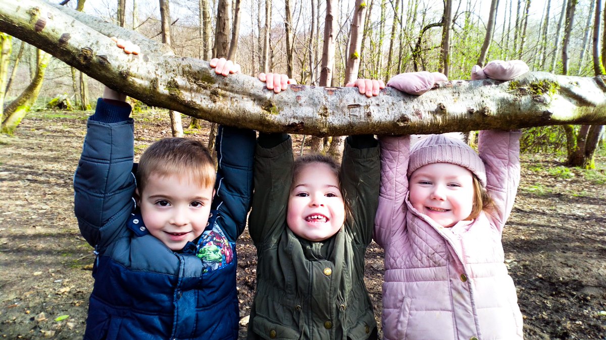 TCVRewilding's tweet photo. It's going to be a scorcher for Wild in the Woods is THIS SUNDAY! Join us in Auchnacraig Woods in Faifley (near Clydebank) for pond dipping, bug hunting, music making, den building, fire lighting and more! There's still time to book your FREE place(s) here https://t.co/c3RE3z0zpK https://t.co/DJI3UEtxcb