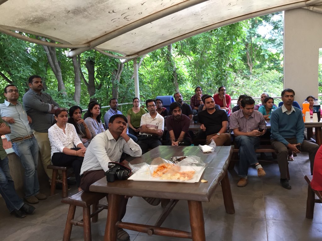 CCAMP_India's tweet photo. High on Science#3 at CCAMP-2 exciting chalk on blackboard talks on basic &amp; applied #oncotherapeutic #oncodiagnostic research!@DPalakodeti @inStem_India spoke first on differential #TsRNA expression in primary &amp; metastatic tumours with potential diagnostic applications.Full house! https://t.co/DTe4dYX2W5