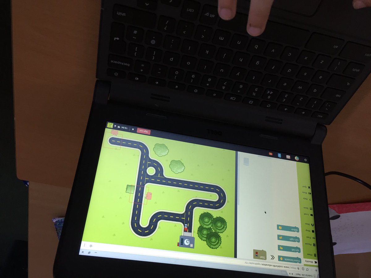 trefnantysgol's tweet image. @GwEDigidol @codeclubWales @CodeClub Year 5/6 are enjoying cracking #RapidRouter coding problems online.