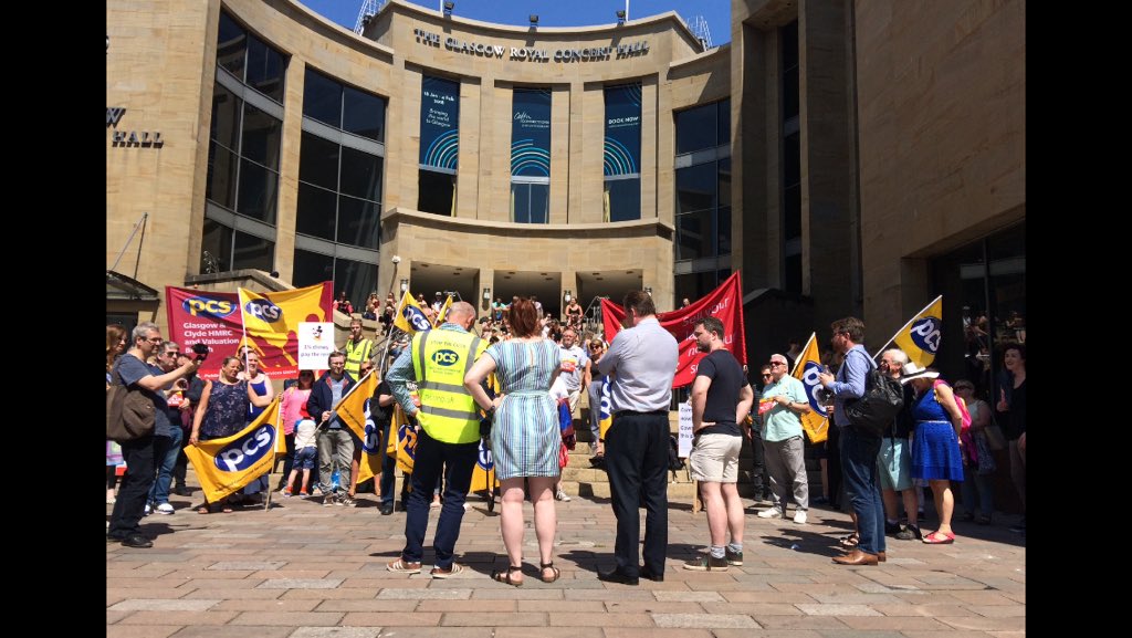 BeastieBhoy's tweet photo. Reps and members together in  in the Glasgow sunshine to demand the pay rise we ALL deserve.

If you haven’t voted in #PCSPay ballot yet then do it today and #VoteYES for 5 percent! @PCS_Scotland @pcs_union https://t.co/M1pPnnhMnO