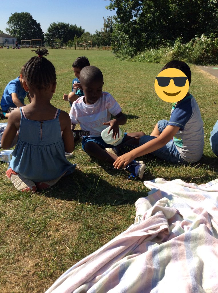 downsviewcroyr's tweet photo. We have been using different materials to make our own pirate boats. We will be testing them in the water later! #floatorsink #DVPSTweets https://t.co/sZZqQQgFVV