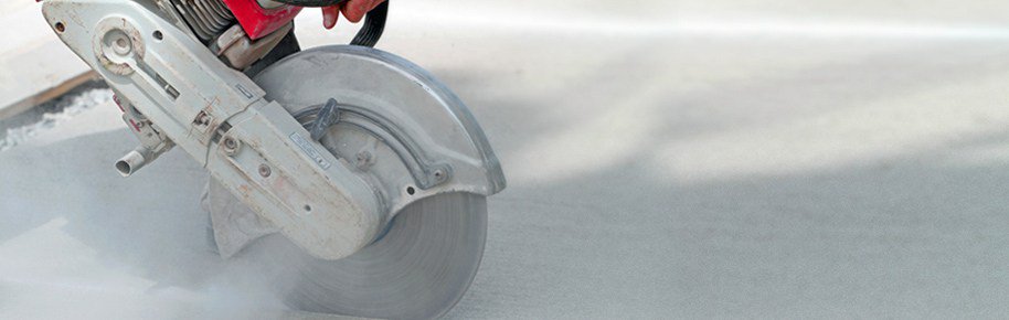 Нарезка швов в бетоне. Резка швов в бетоне. Нарезчик швов, максимальная глубина резки 500 мм. Штробление асфальта. Агрегат для нарезки швов в бетонных полов.