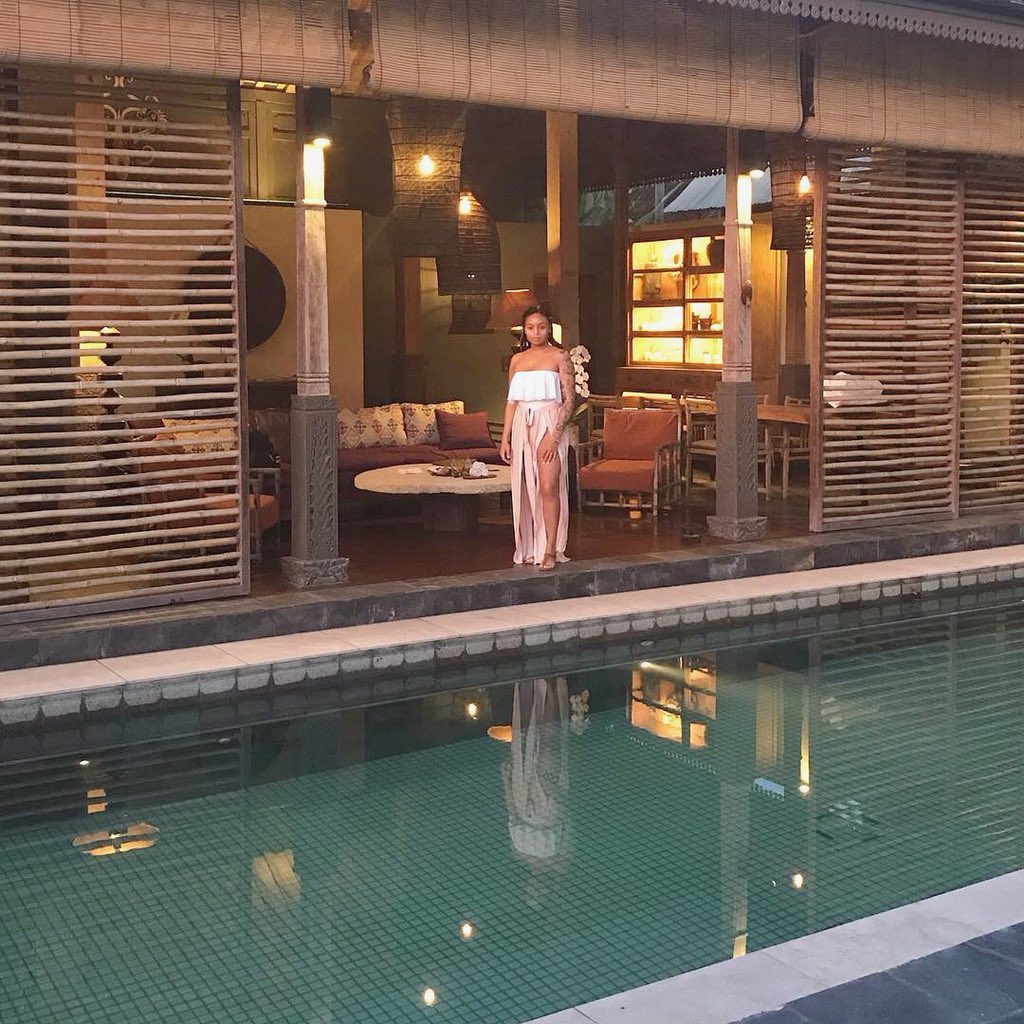Find your very own #HomeInBali at The Purist Villas 😍🌿Photo by <a href="/shakeira_renee/">Shakeira</a> 
For inquiries and bookings please visit thepuristvillas.com or email us directly at info@thepuristvillas.com #BoutiqueHotel #Spa #Holiday #Travel #Ubud #Bali #Indonesia #Luxury #Hotel #Villas