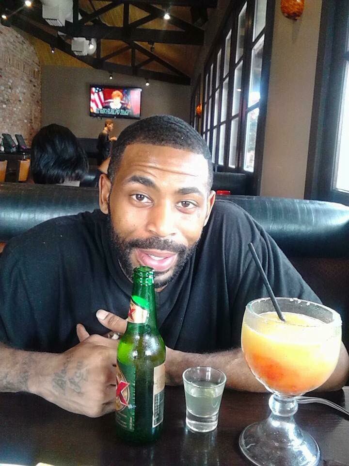 _Monta_'s tweet image. I can’t even hear “look out lil cuzz, where you at” Torrie talk to me dawg!! I need to hear your voice and that fucked up laugh! Rest Easy cousin!!