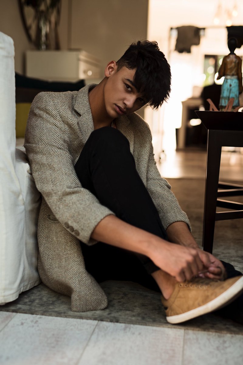 SYNCMM_'s tweet photo. Flame Friday 🔥 @dawsongreen_ recently shot by @jou_haan_photography. Thank you @jou_haan for your amazing work 🙏🏼

#malemodel #capeTownModel #combover #dashinglyHandsome #editorial #brownEyedBeauty https://t.co/syrQyx2JRh