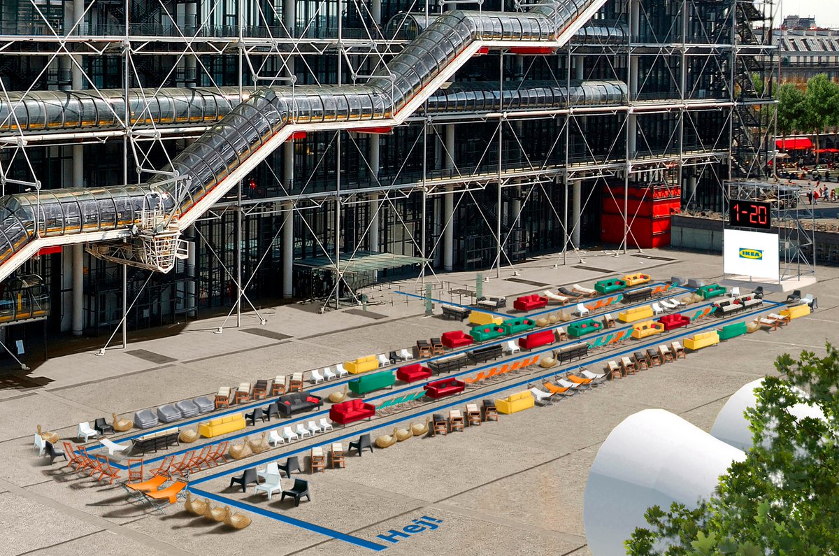 INfluencialemag's tweet photo. L'art et la manière de faire la queue selon @IKEA_France. Samedi et dimanche, le géant suédois investit la place du @CentrePompidou pour proposer une file d’attente des plus confortables, pour calmer les impatients. Un dispositif événementiel comme on aime imaginé par @ubi_bene https://t.co/vl3INLypvW