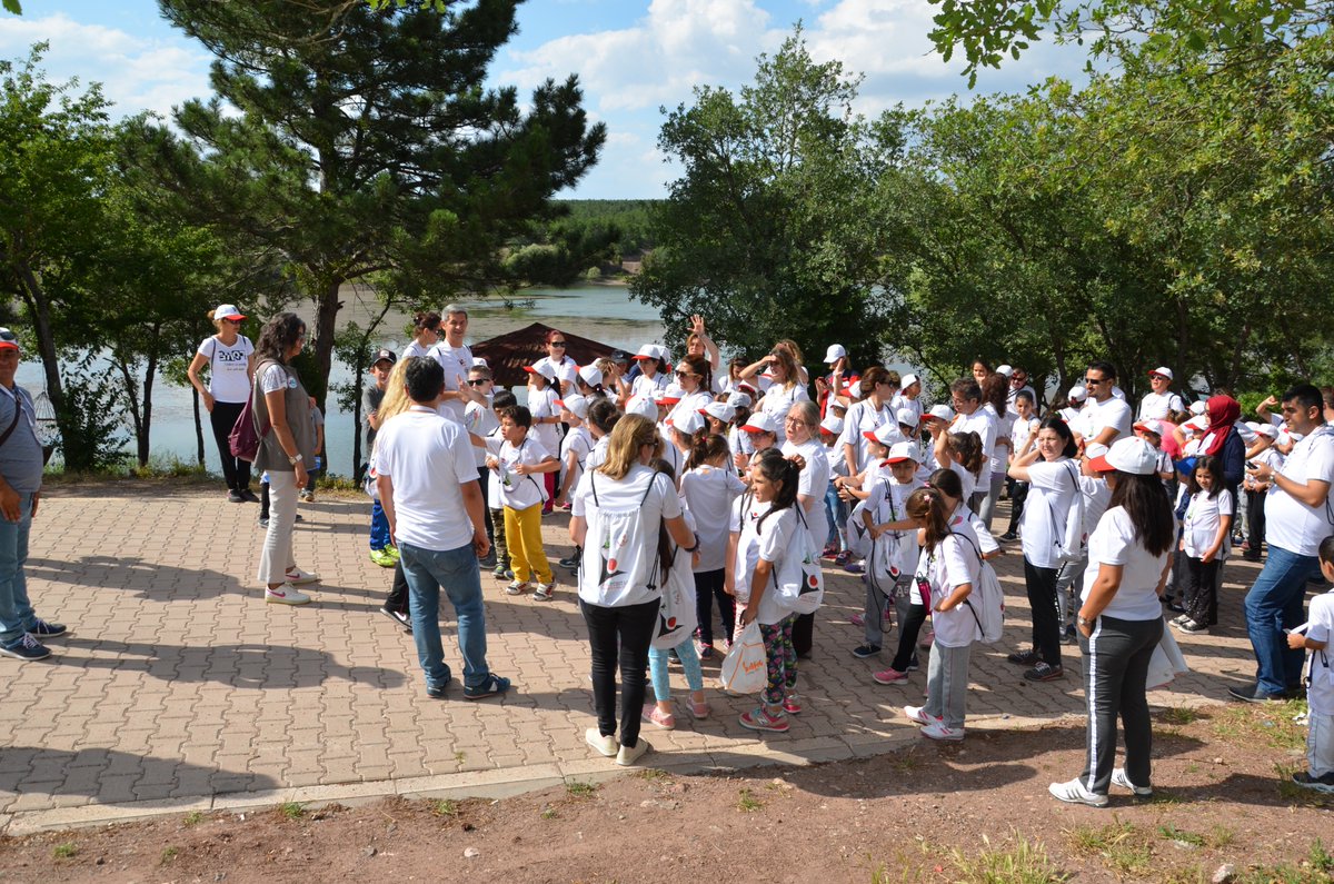“İzimiz Ağaç Olsun, İklim Değişmesin adlı TÜBİTAK 4004 Doğa Eğitimi ve Bilim Okulları Projesi” kapsamında doğa eğitimi amacıyla Musaözü Tabiat Parkına Tabiat Eğitim gezisi düzenleyen 1.Hava İkmal Bakım Merkezi İlkokulu öğrencilerine şube müdürlüğümüz personelince rehberlik edildi