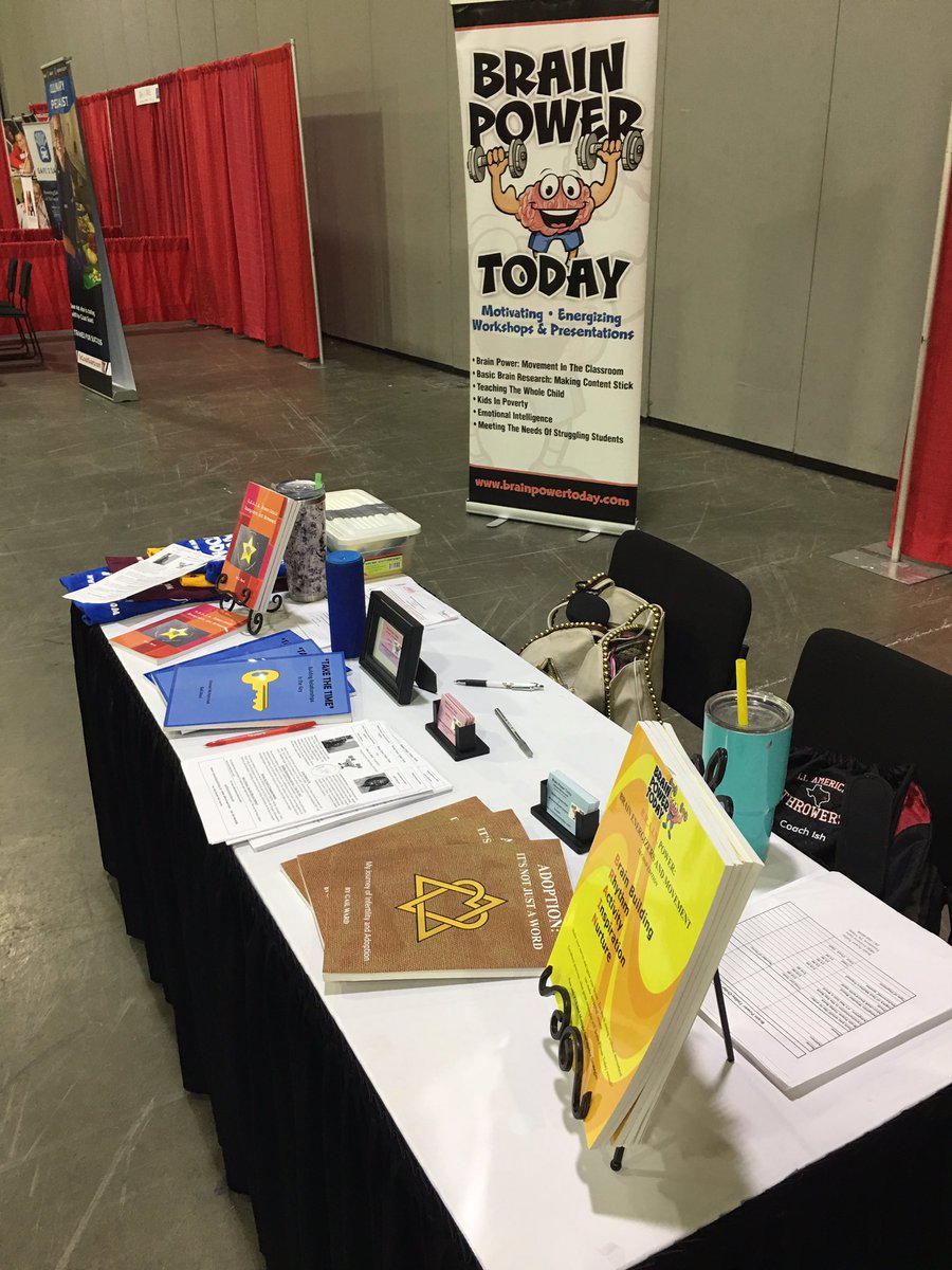 BrainPowerToday's tweet image. Great students FCCLA!  Brain Power Today ! Booth 118...