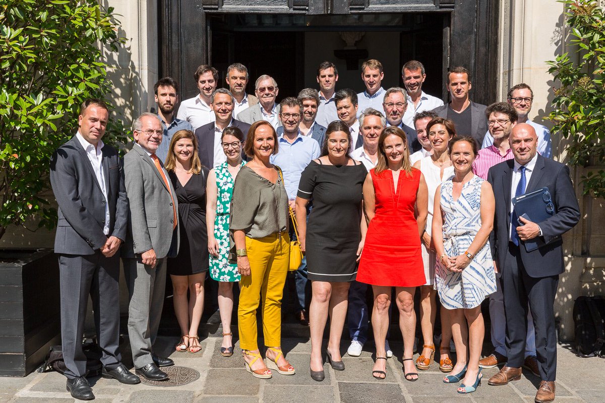 .<a href="/Acomodo_fr/">erwan</a> <a href="/DoroFrance/">Doro France</a> <a href="/groupenutrisens/">Nutrisens</a> <a href="/audika_france/">Audika France</a> <a href="/opticienmobile/">Les Opticiens Mobiles</a> <a href="/GuillaumeO2/">Guillaume O.</a> <a href="/lesquen35/">Armel de Lesquen</a> <a href="/FamileoC/">Famileo</a> <a href="/Senioradom/">SeniorAdom</a> <a href="/Sebastien_Vray/">Sébastien Vray</a> <a href="/senioriales/">Senioriales</a> @happytal_tweete <a href="/thomas_henry/">Thomas Henry</a> <a href="/frapiersaab/">Myra Frapier-Saab</a> <a href="/oliviermousson/">olivier mousson</a> belle photo de famille devant l’hôtel de l’industrie !