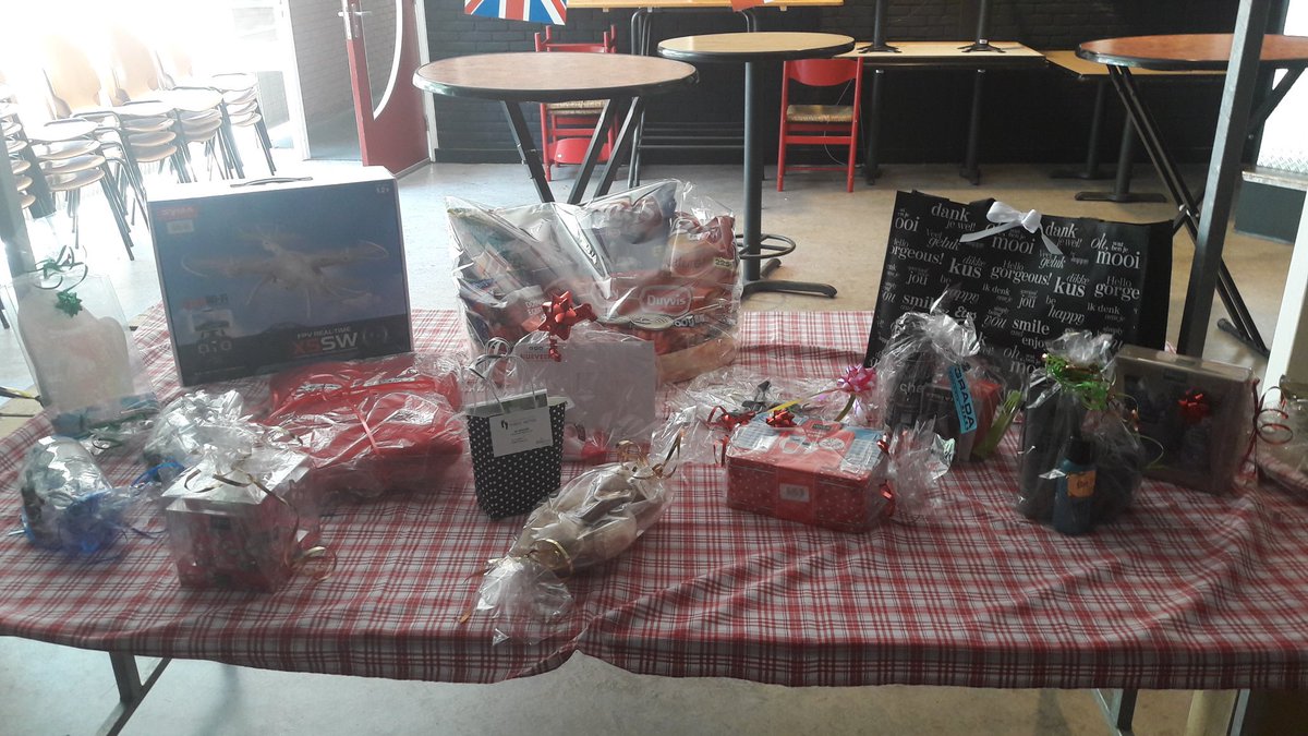 AndreSok75's tweet photo. Feestelijk ouderavond van de obcg Gaarlandt @UITNijeveen vanavond. Mede mogelijk gemaakt door. Met mooie verloting.👍 https://t.co/etGIXNmEie