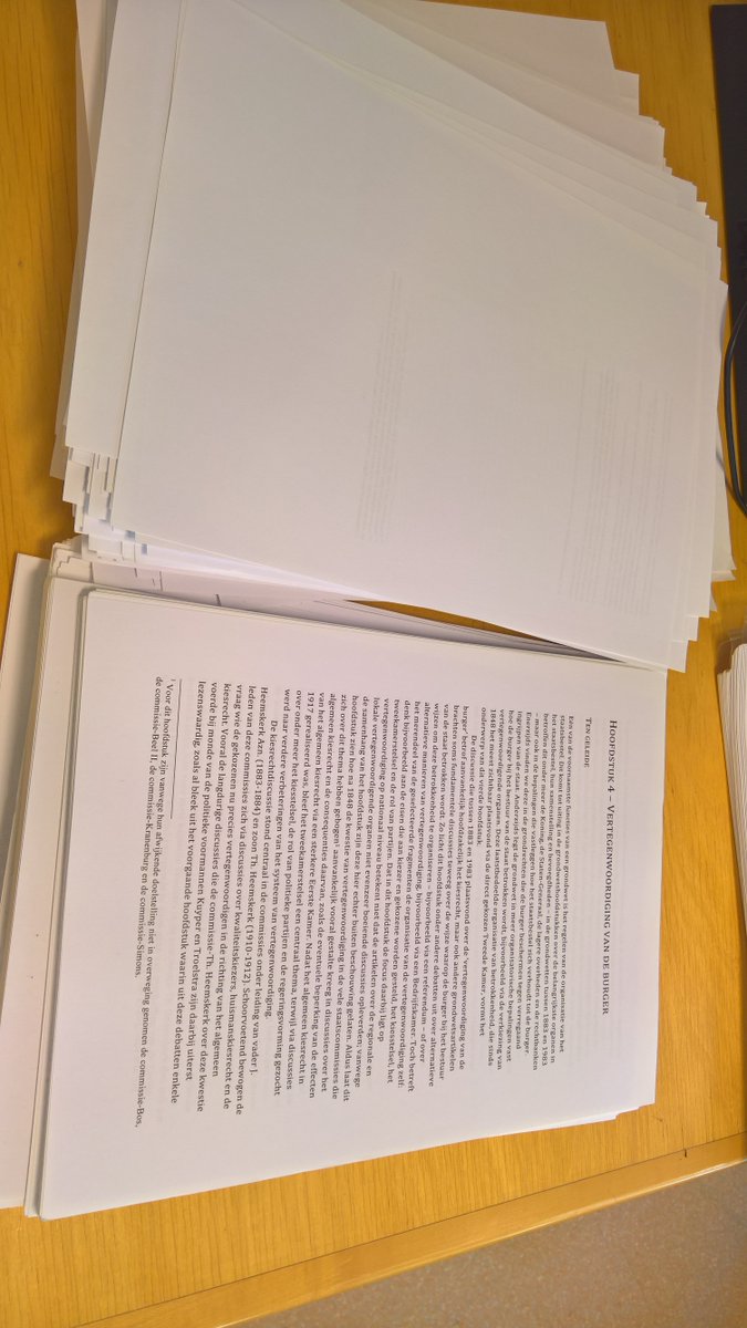 historikarin's tweet image. When you suddenly realize the manuscript takes the size of a pack of copy paper #finalediting #source edition #constitutional committees huygens.knaw.nl/grondwetscommi… @HuygensING