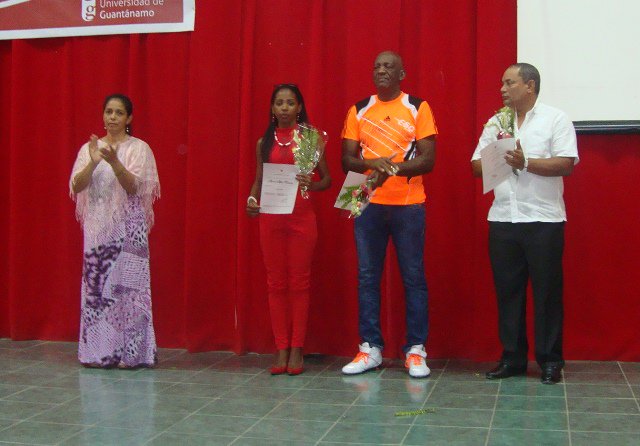 UG_Cuba's tweet photo. Distingue el Buró Sindical Especial a los más destacados en diferentes rubros,  como una forma de impulsar los procesos.
@marthadelcmv @UJCuba @gacosta00585480 @AuroraFdez19 #IXCongresoFEU @UdeLaHabana @UCLVCU @UOCuba @uc_camaguey @rober_landi @CubaMES @CubaMINREX @UCLVCU @ucfgos https://t.co/ep4ACXW1Ni