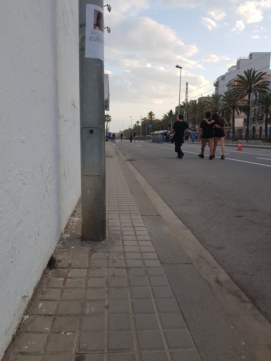 rogermelcior's tweet photo. @PDeCATBDN Veig que no fem servir la mateixa cinta mètrica, són ok les voreres doncs? Quin canvi respecte la diagnosi de #pmubdn que va fer la @MerceRiuss que deia que s'havien d'acabar amb el 15% de trams de vorera inacessible #badalona https://t.co/aSahStfcX5
