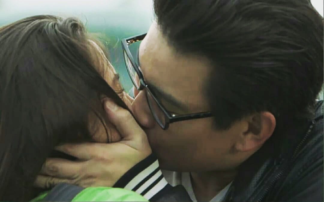 ItxMeeKJ's tweet photo. Ito na talaga ang REAL KISS nila Martin at Mona.. 😍😍 #MaMon

#S2PClosure https://t.co/TX6t3e2LK4