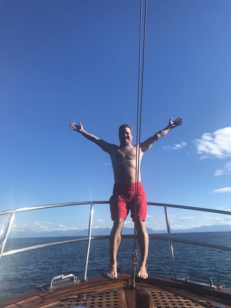 srenuart's tweet image. Sunset cruise around Skopelos #imthekingoftheworld