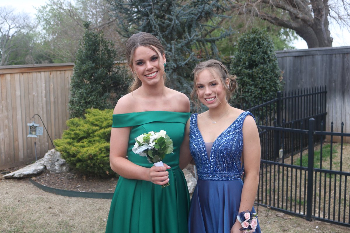 CamilleLiedel's tweet image. happpyyy birthday to my bestie since 6th grade// a true icon much love kt hope today is supa funn