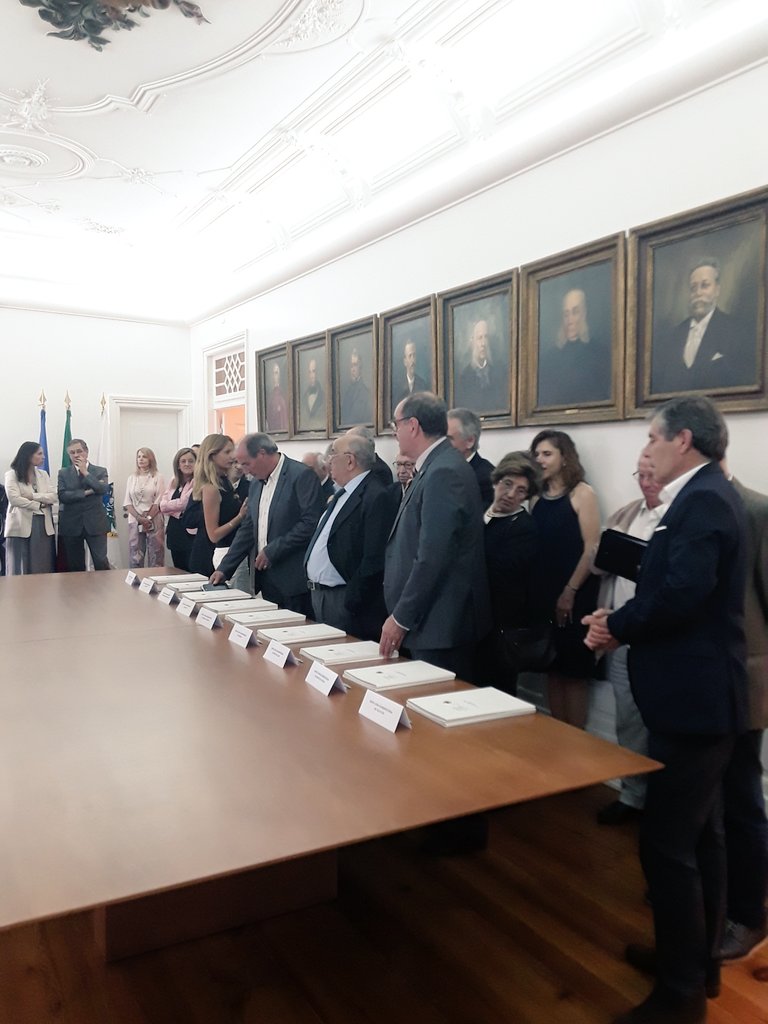 SantaCasaLisboa's tweet photo. A cerimónia de Assinatura dos Contratos de Financiamento com Misericórdias Portuguesas realiza-se na Sala das Sessões da Santa Casa. Serão assinados 9 contratos de financiamento a Misericórdias através do Fundo Rainha Dona Leonor.
#SantaCasa #SCML #FRDL #MisericórdiasPortuguesas https://t.co/VBh9tyeeVo
