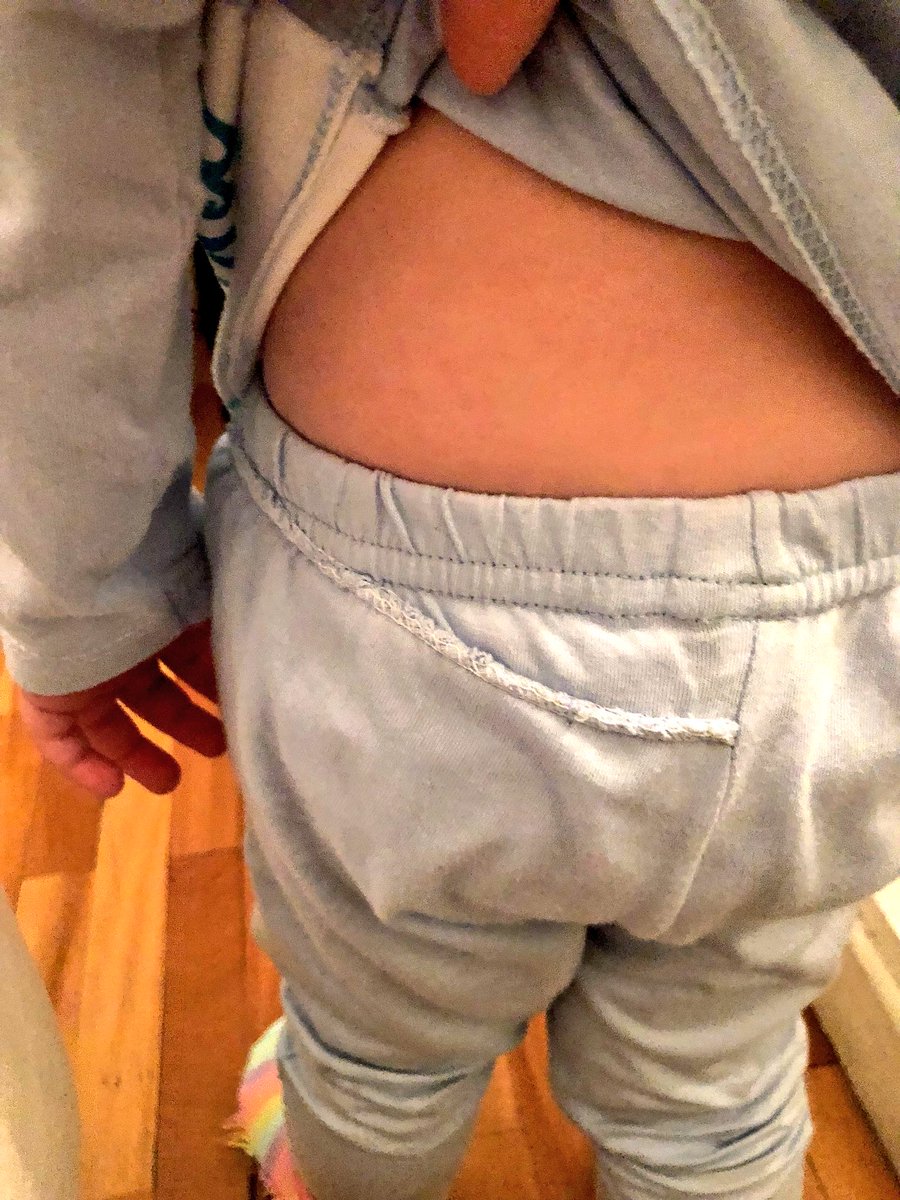 Cuando confías en la calidad de @walmart Arg y te llevas esta sorpresa. (Roto y arreglado) #pijamafrozen