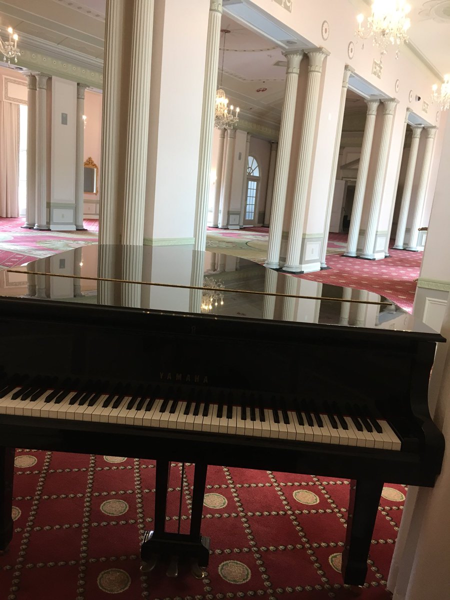 Many thanks to Kendia at the Princess Hamilton for securing my writing room in Bermuda