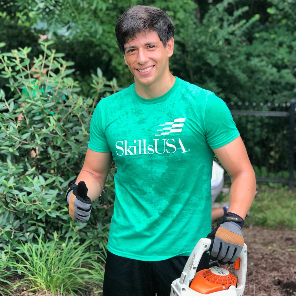 SkillsUSA's tweet photo. Our Champions at Work are also champions of service. Today, SkillsUSA members are volunteering at nine community service projects across Louisville. #NLSC18 https://t.co/7KxSttr0Nb