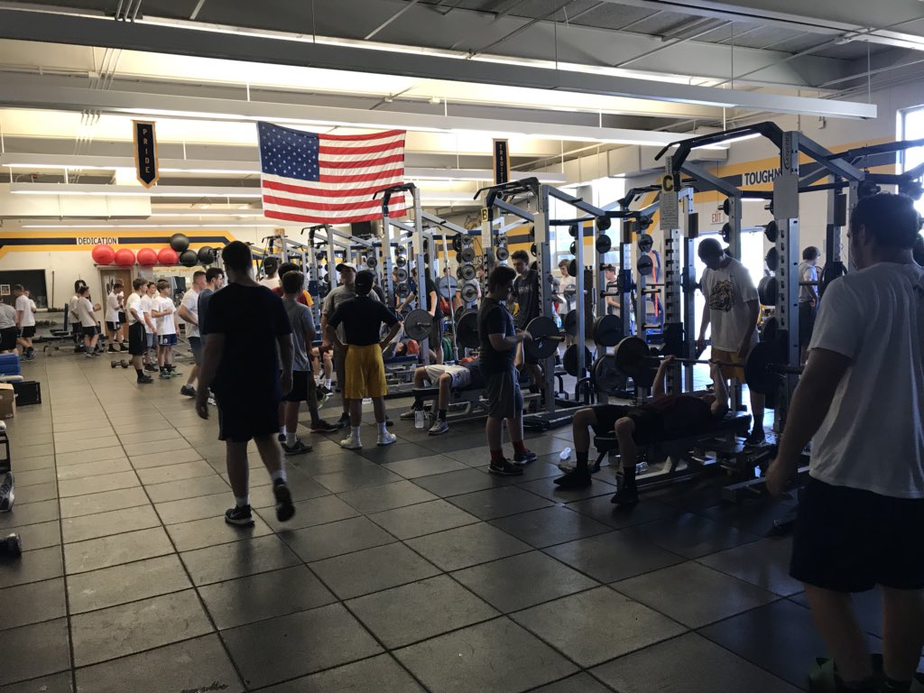 Great turn out this morning by Boys Hockey, Soccer, Basketball & Football! Over 90 Bulldogs pushing each other! #bulldogarmy #bulldogpower #outworkthecompetition #bethe1%