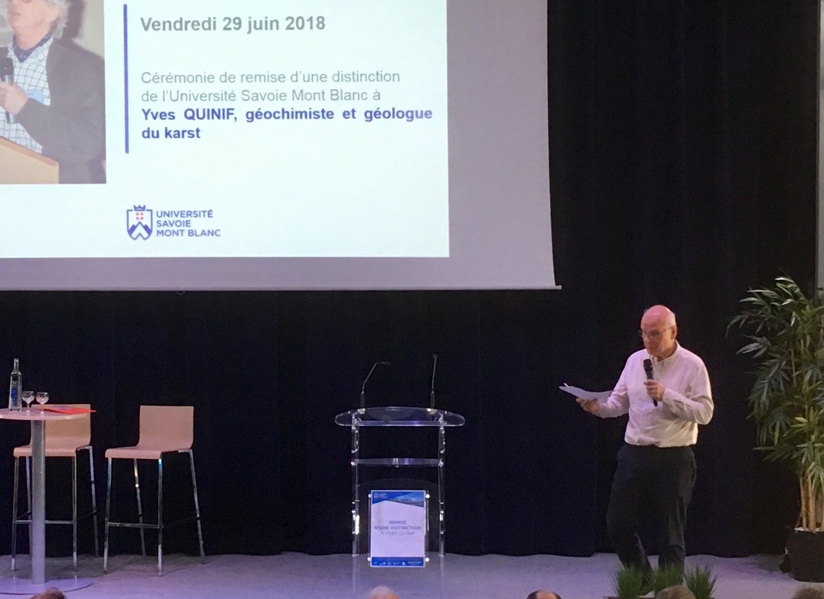 carole_buret's tweet photo. Le vice-president #RECHERCHE de l’⁦@Univ_Savoie⁩ ouvre une cérémonie en l’honneur d’Yves Quinif dans le cadre de #karst2018. https://t.co/Eg7ia2YNDj