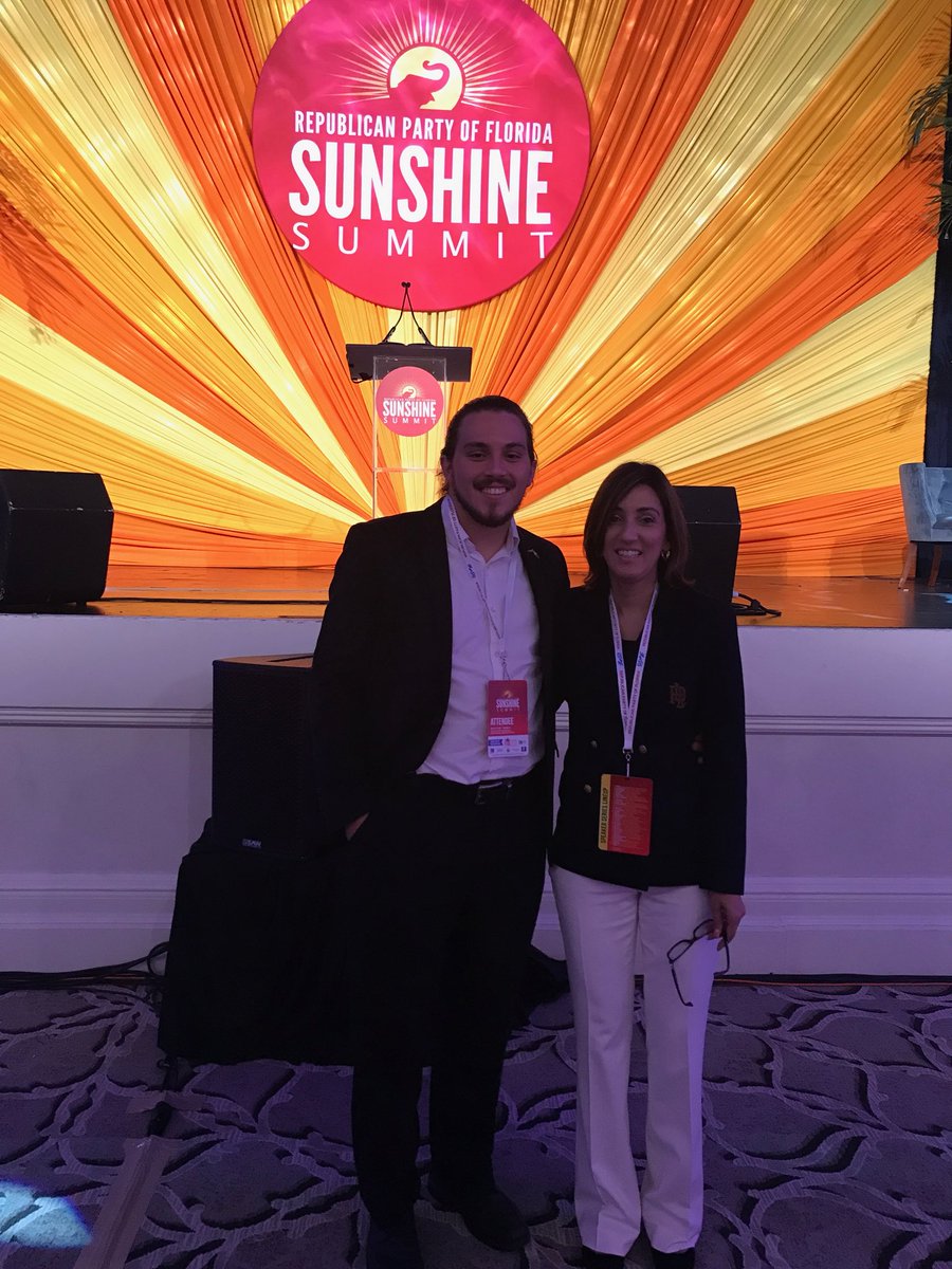 TampaDan's tweet photo. Sunshine Summit with mama Weldon 😊 #RushGOP @FloridaGOP https://t.co/gmdxXoTqzN