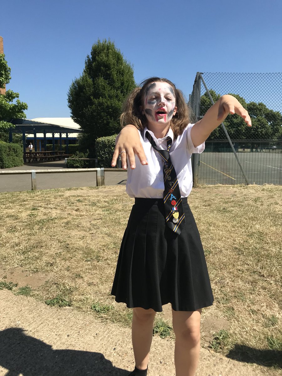 TimSmith2021's tweet photo. Some of the most hilarious scenes I have ever encountered in school! Currently 100s of students are trying to escape the Zombie Apocalypse!!😫#HopeFest https://t.co/tAmh8XHFU1