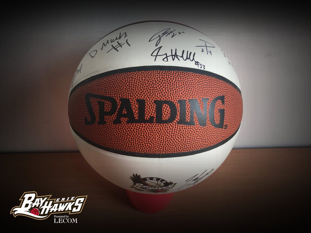 ErieBayHawks's tweet image. It’s #FreebieFriday time! 🙌

RT &amp;amp; FAV this tweet to win:

🔘 Full-team autographed 🏀 
🔘 Single-day passes to @LECOMHC ⛳️ 
🔘 VIP pass to @LECOMHC (Sat., July 7) ⛳️ 

We’re selecting multiple winners! Be sure to hit us with a follow, while you’re at it 😉