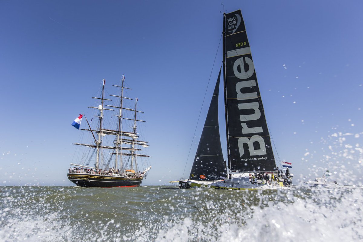 brunelsailing's tweet photo. The Dutch king👑 sailed onboard Team Brunel today🇳🇱. A proud moment for the whole team! #teambrunel https://t.co/cT4uhd7lgh