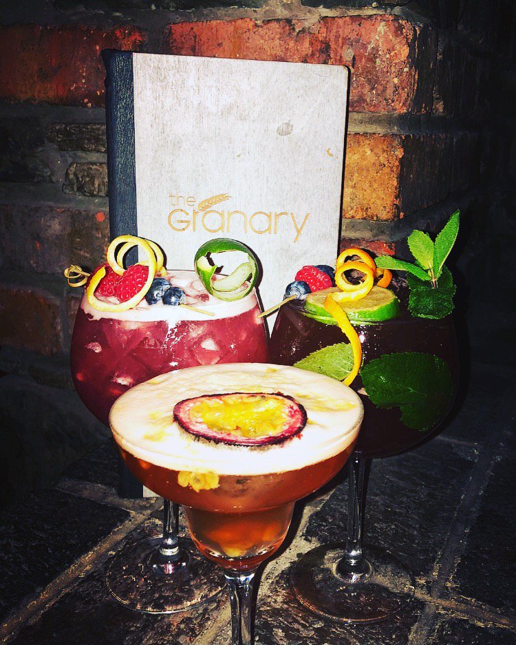 CanalCourtHotel's tweet photo. 🍹COCKTAIL WEATHER🍹
Here is some of our previous cocktails of the week;
Pink Bambo, Invictus &amp; Passion Fruit Martini😍 Make sure your in at the weekend treating yourself to a few!! That's the weather for it!! #ItWoudBeCheekyNotToo #CocktailWeather #CocktailBar #GranaryBar https://t.co/nchHbrgPty