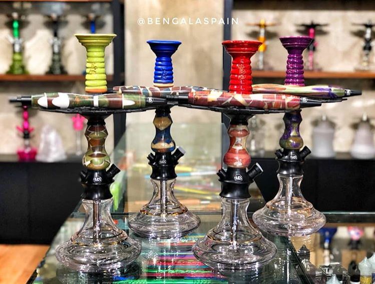 MS Crazy Wood 💨💨 Estilo brasileño 🇧🇷 Fabricada en madera y aluminio 🔝🔝 Te sorprenderá por su bonito diseño y su increíble rendimiento 😉👌 Incluye plato, manguera de silicona, boquilla, cazoleta y gestor de calor 💥 Bengala Spain 💛. goo.gl/k3irAh