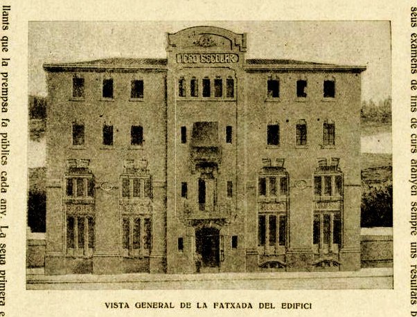 CreuantEducacio's tweet photo. 🛩️💣 Un bombardeig aeri, amb desenes d'alumnes i docents morts, i el franquisme van posar fi al Liceu Escolar de Lleida, institució educativa amb aires renovadors. Amb el final de juny acaba el curs en què s'han recordat els 80 anys d'aquell fet tràgic.
#SomCims #SomMemòria https://t.co/BInsVNBhco