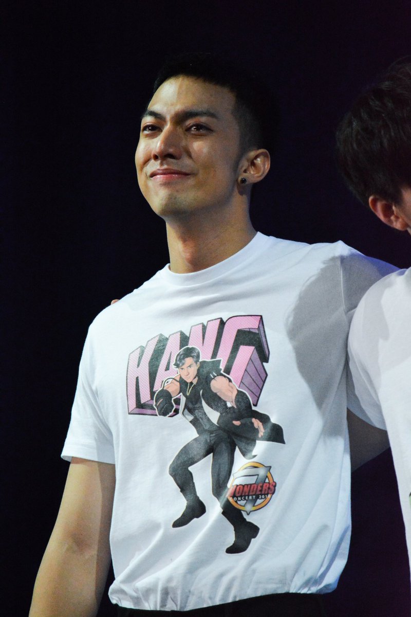 prusapakhom's tweet photo. รัก.... รักเธอ ทั้งหมดของหัวใจ
สิ่งเหล่านั้นเก็บไว้ข้างใน
เธอได้ยินไหมคนดี ~
 #kangkorns #กั้งกรณ์ #7wondersconcert2018 #24June2018 https://t.co/RpNpzVhRb5