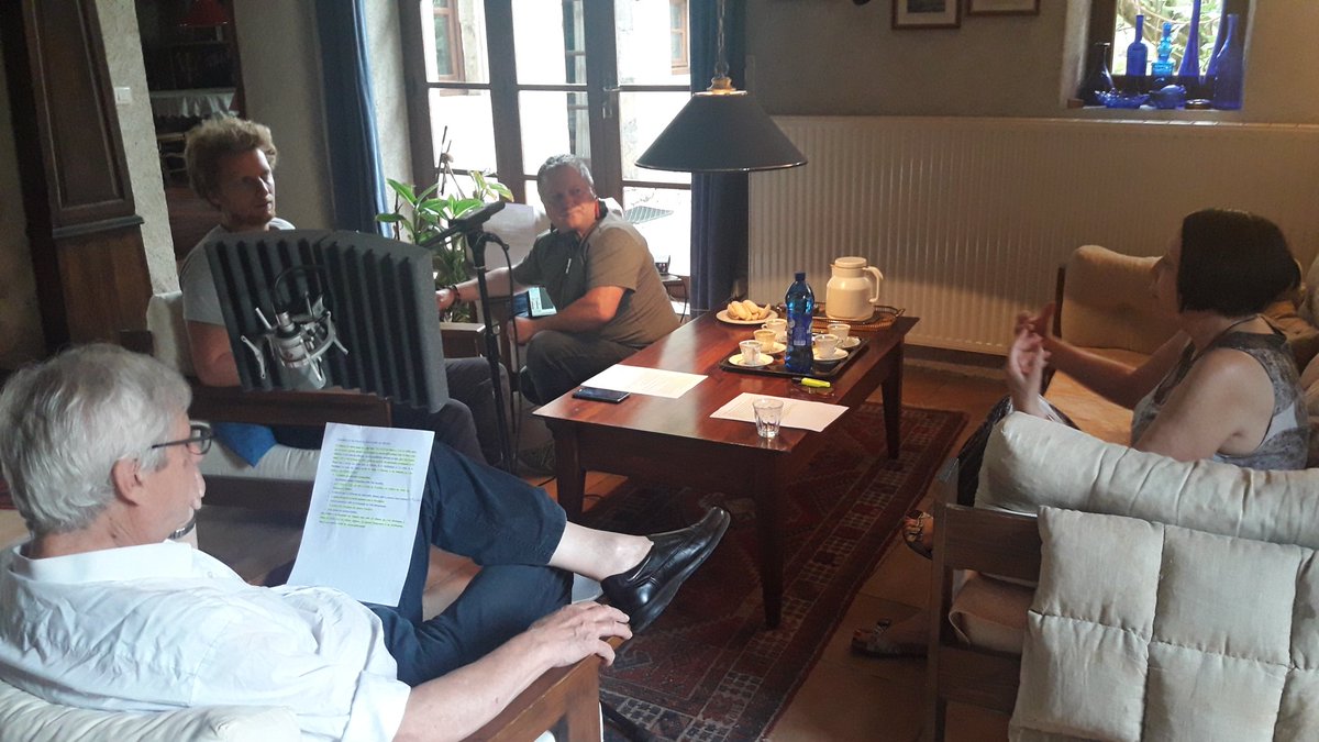 unpasversvous's tweet photo. Aujourd'hui séance d'enregistrement et leçon d'histoire avec Michael et Evelyne #Nerlich qui vous accueillerons avec plaisir dans leur musée à Charroux (https://t.co/MF6DpFAm65). https://t.co/8hRk7wfVoF