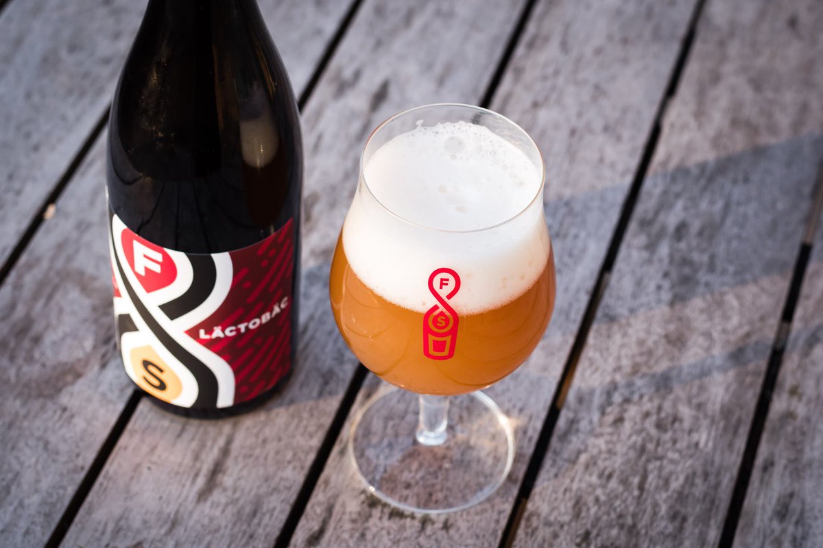 running_tap's tweet photo. .@FairStateCoop's LÄCTOBÄC has a complex sour-yet-malty sweet flavor reminiscent of a Granny Smith apple.🍻 #mnbeer https://t.co/rUxh4wuJfB https://t.co/HXaWgR05Fd