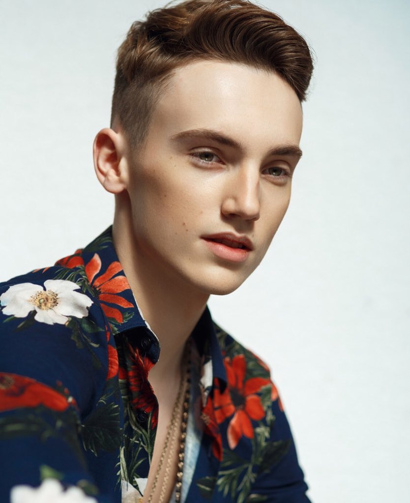 NorthArtistMgmt's tweet photo. We are thrilled to welcome our newest client Oliver Murphy! Oliver is a talented triple threat Musical Theatre performer who trained at @LCPA1! He is also a member of the boyband โIf Ya Gettin Downโ. #WelcomeToNAM #ExceptionallyIndividual https://t.co/FI2zpuZIjE