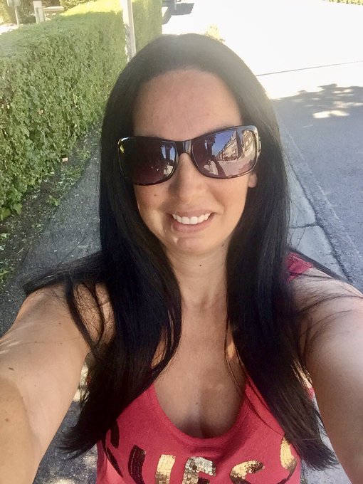 Fris&ouml;r fertig und gleich Koffer packen 😎☀️ https://t.co/zNxbLG5J1L<a href="/tag/model"class="tags"><span>#model</span></a><a href="/tag/fitness"class="tags"><span>#fitness</span></a><a href="/tag/sweet"class="tags"><span>#sweet</span></a><a href="/tag/workout"class="tags"><span>#workout</span></a><a href="/tag/body"class="tags"><span>#body</span></a><a href="/tag/fit"class="tags"><span>#fit</span></a><a href="/tag/hot"class="tags"><span>#hot</span></a>