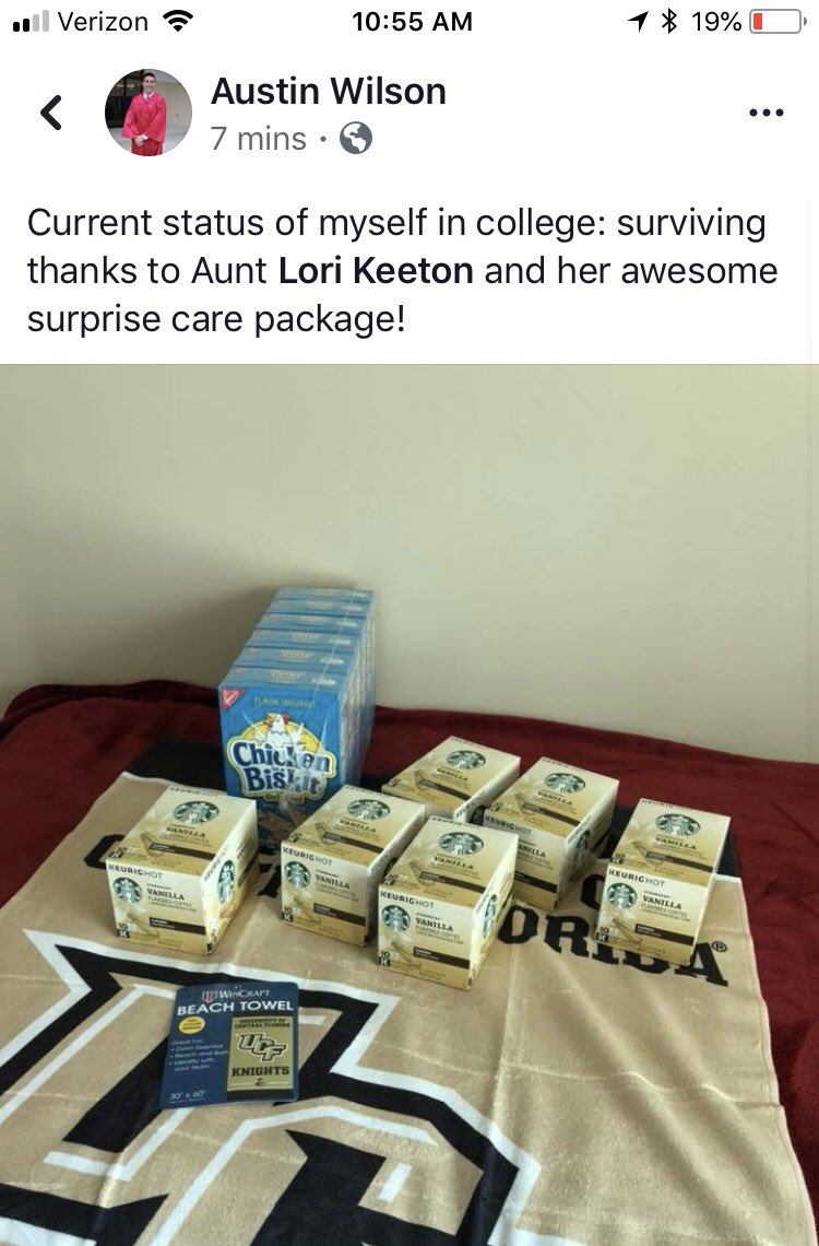LoriLorikeeton's tweet photo. I sure miss the days of college care packages.... but so glad to now get to spoil my nephew with them. ❤️ #auntsrule #collegelife #surebeatsgettingbills https://t.co/KWwmHy8ZSb