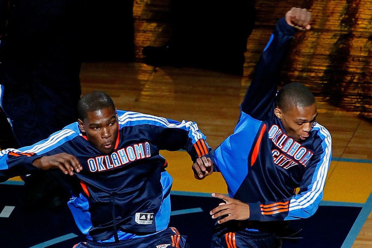NBAwallpapersBR's tweet photo. Kevin Durant &amp; Russell Westbrook, 2011. https://t.co/w1uonWMCTc
