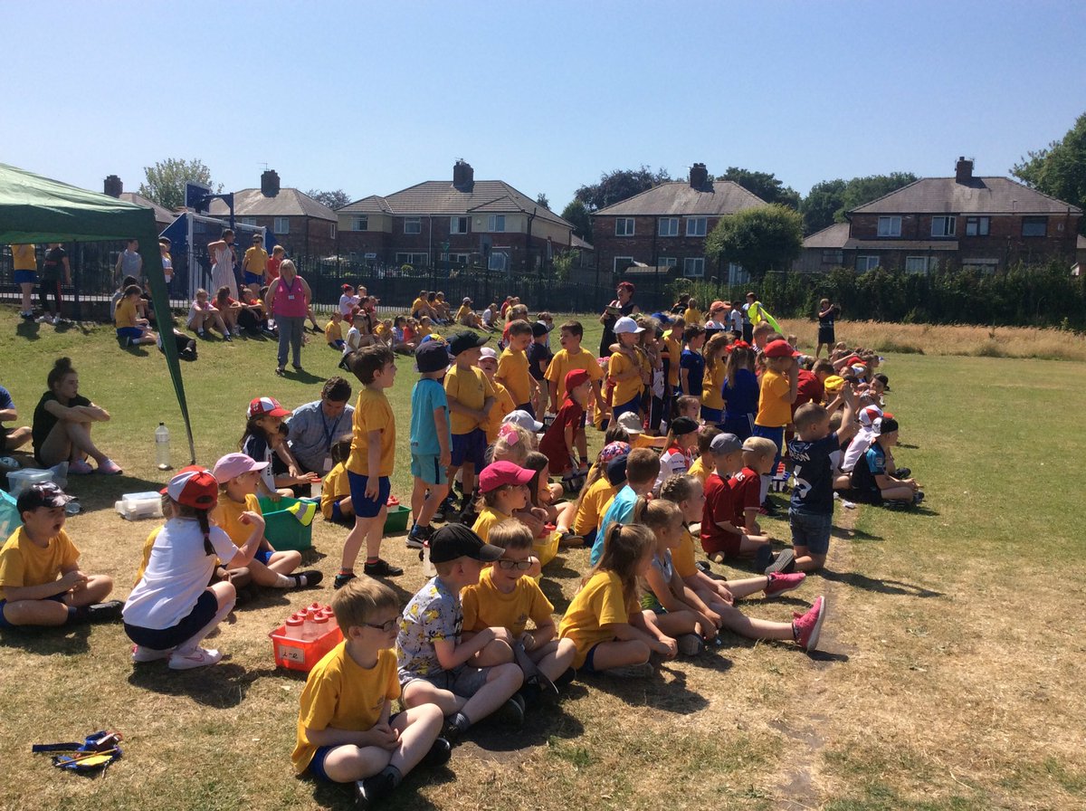miss_G_Q1's tweet photo. Showing respect and great sportsmanship today. Well done #QPValues https://t.co/avibXqEaMJ