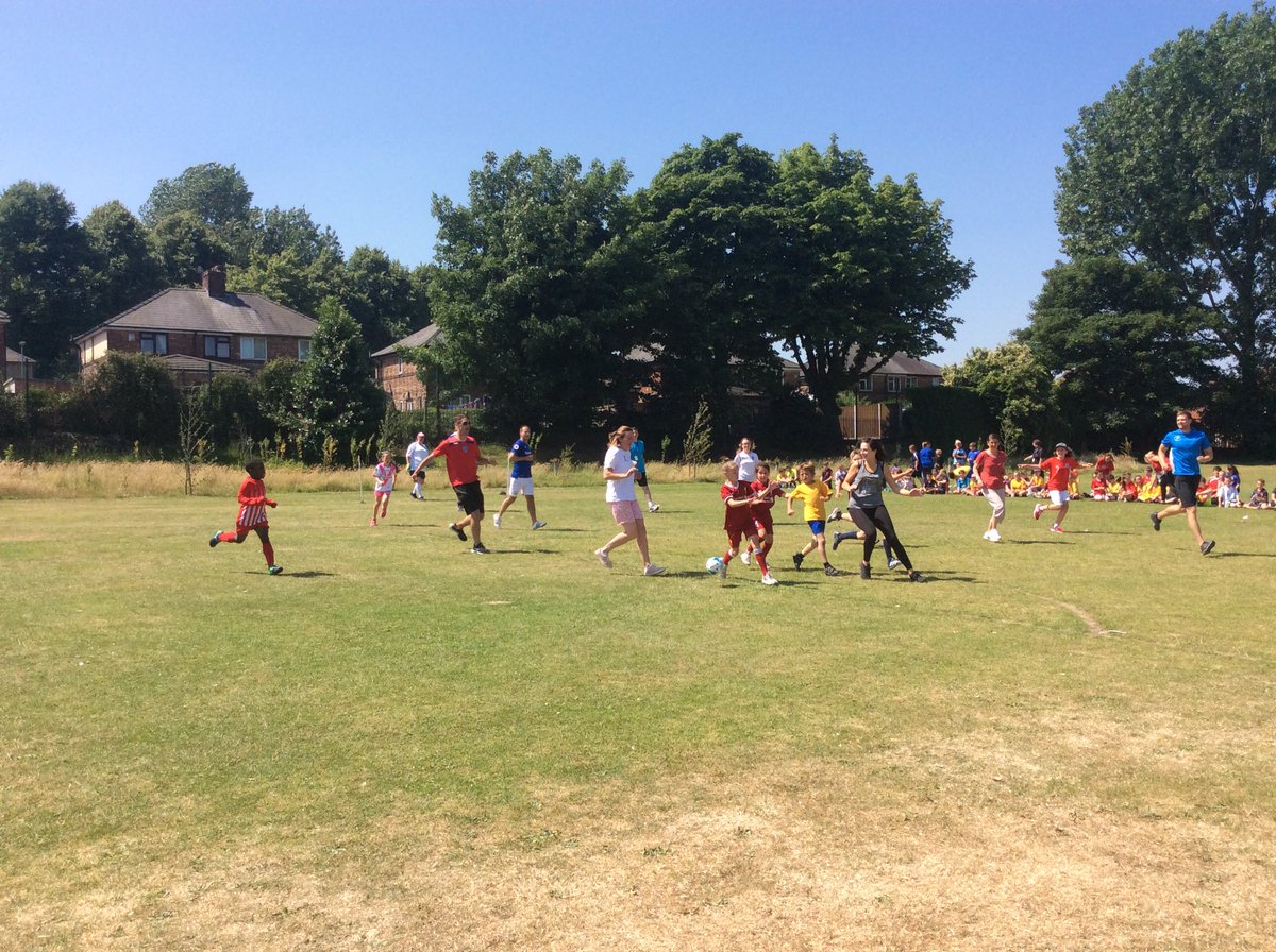 miss_G_Q1's tweet photo. Showing respect and great sportsmanship today. Well done #QPValues https://t.co/avibXqEaMJ