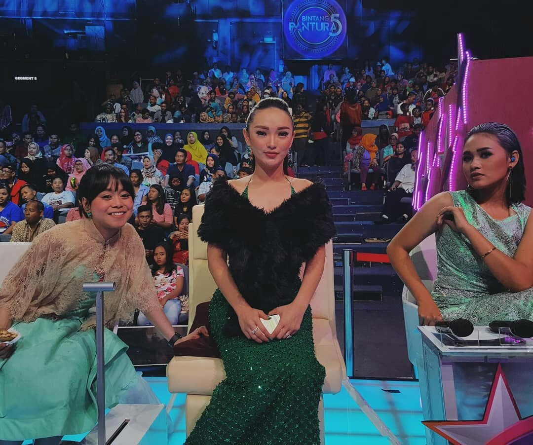 Hoa hoe team😍💪
📷@lisnathunie
#LestyKejoraDiBP5