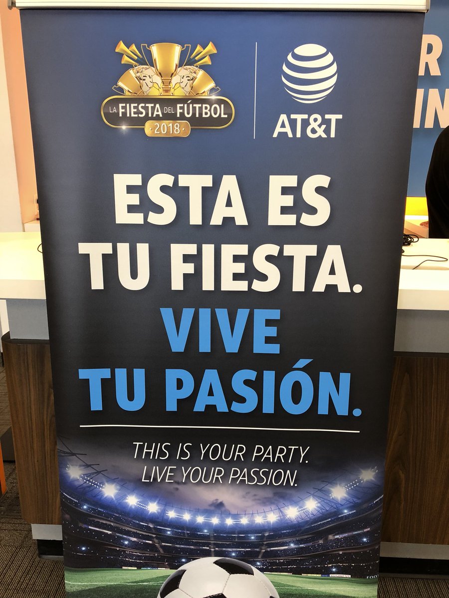 Lakes3Min's tweet image. Venga y visítenos en su tienda de AT&amp;amp;T en Miami Lakes, tenemos un evento de football y todos están invitados, hoy Junio 29 de 12 del día, a 4 de la tarde. Estamos en el 5644 NW 167th street Miami Gardens FL 33014 @Avi_Ciec_ARSM @gm112h @CristySwink @efrenfavela @One_FLA