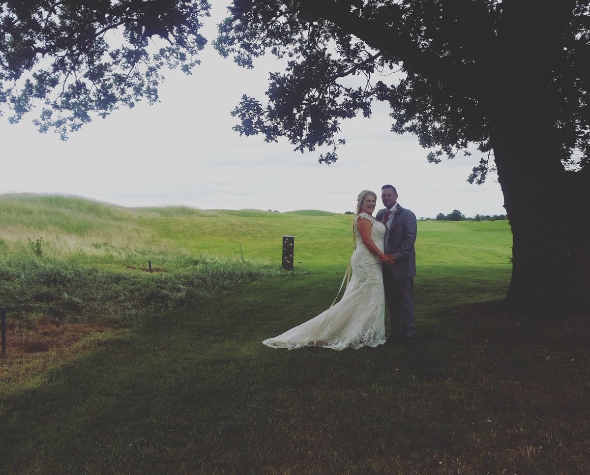 TOXWeddings's tweet photo. We adore a wedding that's as full as love  and laughter as Kelly and Dan's was! #love #wedding #happyday #weddingvenue https://t.co/tdQl5uwP0n